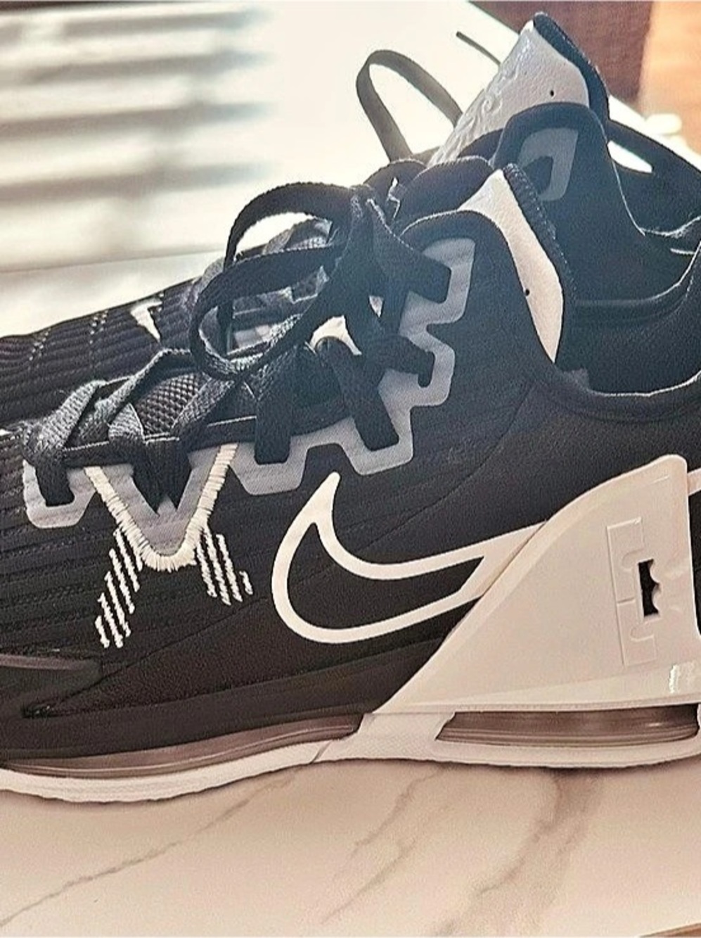 Nike LeBron Witness 7 Athletic Shoes Black & White